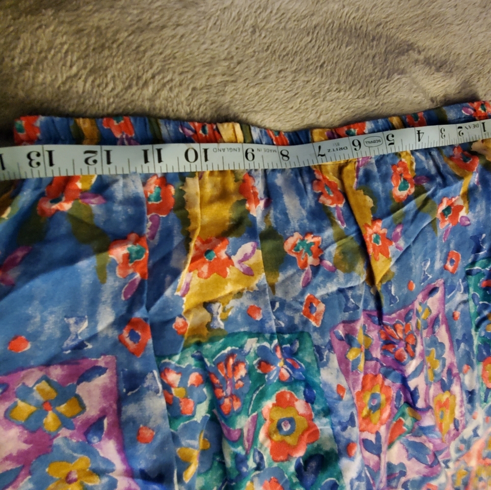 Beautiful floral design Long Vintage skirt